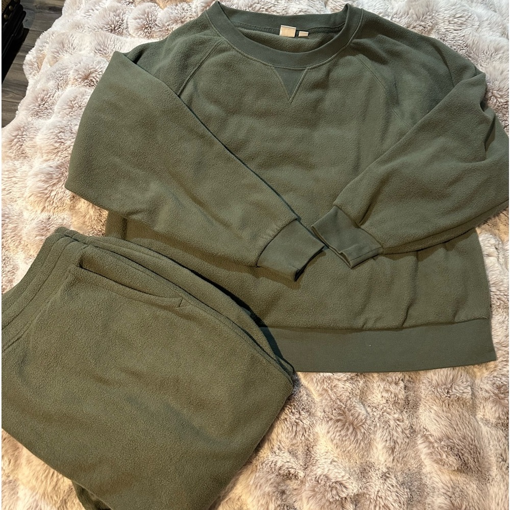 GAP top and bottom set
